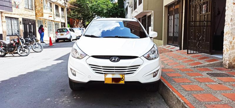 Hyundai Tucson • 2013 • 105,000 km 3