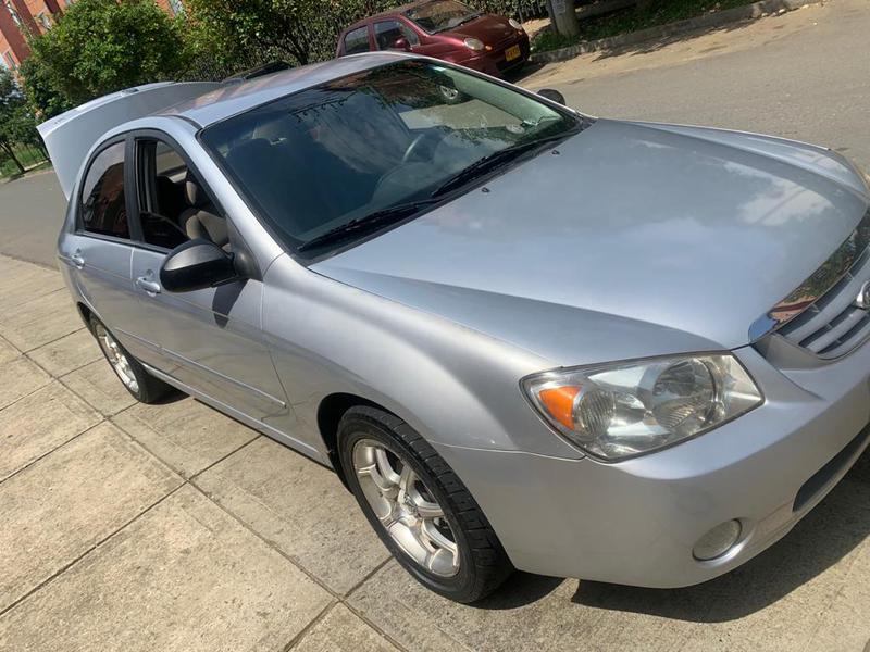 Kia Cerato • 2006 • 168,000 km 8