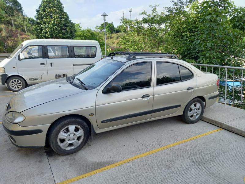 Renault Mégane • 2005 • 1,000 km 4