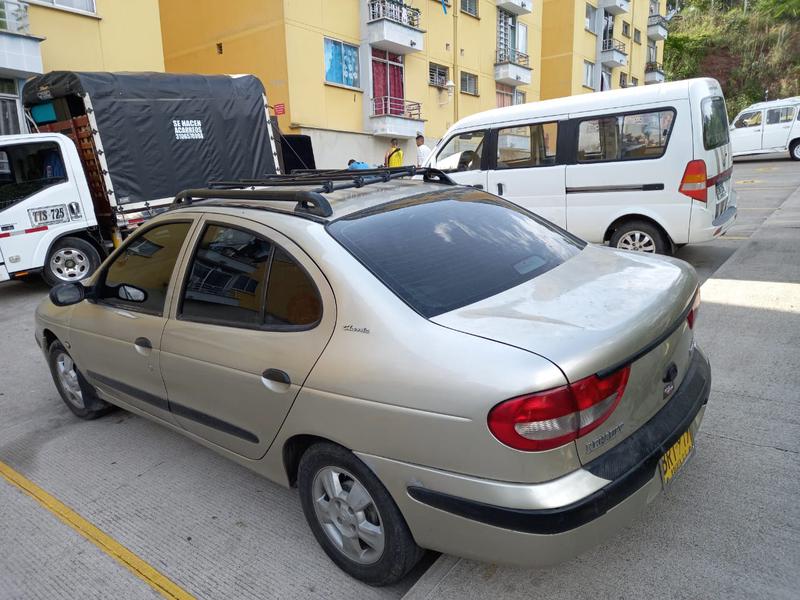 Renault Mégane • 2005 • 1,000 km 5