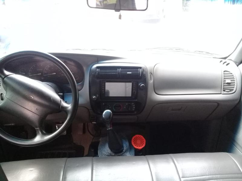 Ford Ranger • 1999 • 150,000 km 3