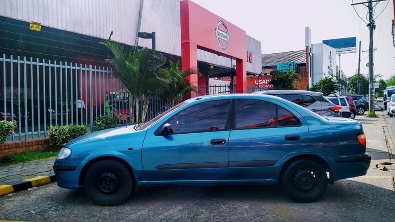 Nissan Almera • 2001 • 210,000 km 1