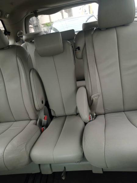 Toyota 4 Runner Limited • 2013 • 10,000 km 4