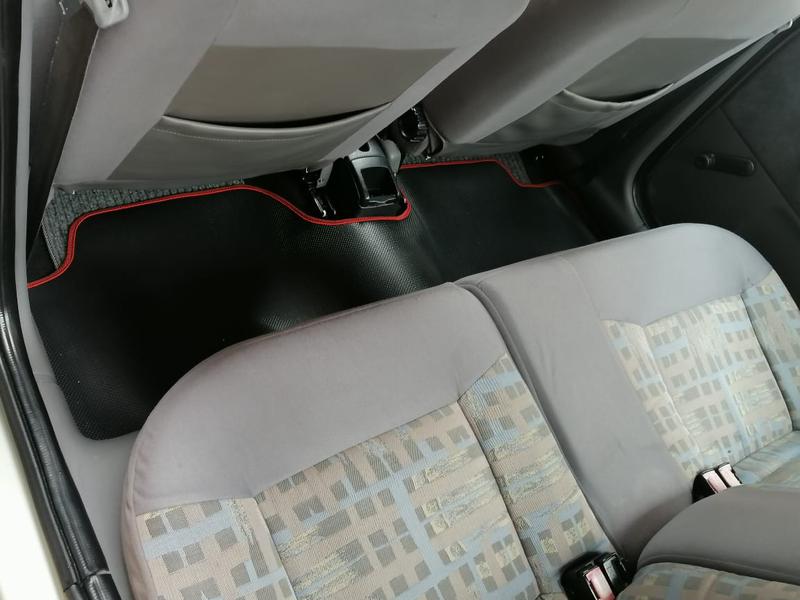 Renault Mégane • 2001 • 316,000 km 10