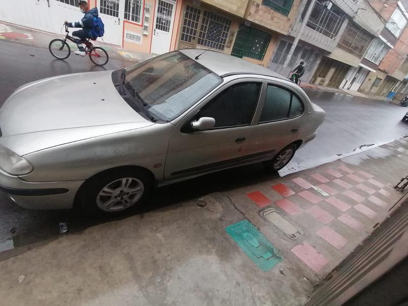 Renault Mégane • 2001 • 316,000 km 1