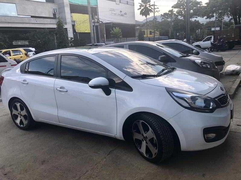 Kia Rio sedan • 2014 • 73 km 3