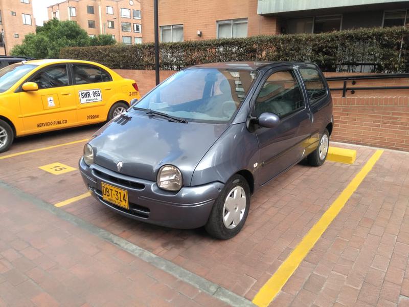Renault Twingo • 2009 • 113,700 km 4