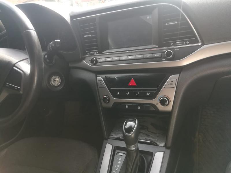 Hyundai Elantra • 2018 • 72,000 km 4