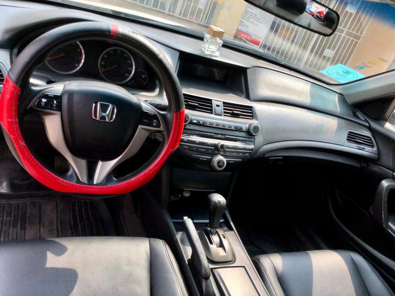 Honda Accord • 2010 • 132,668 km 2