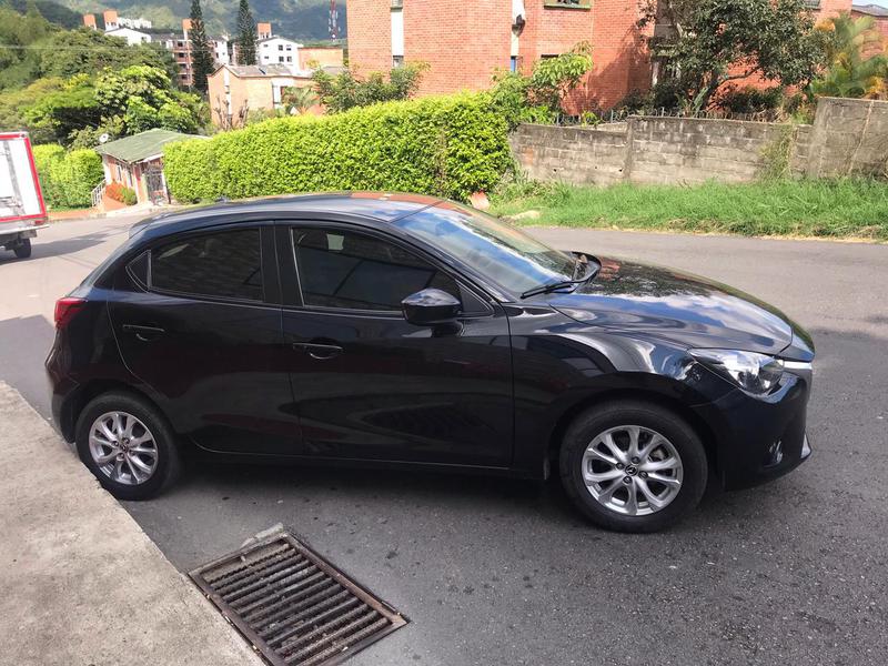 Mazda 2 • 2016 • 51,000 km 1