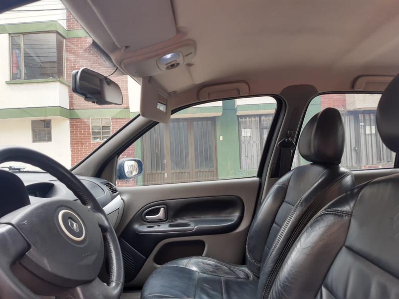 Renault Symbol • 2010 • 104,000 km 10