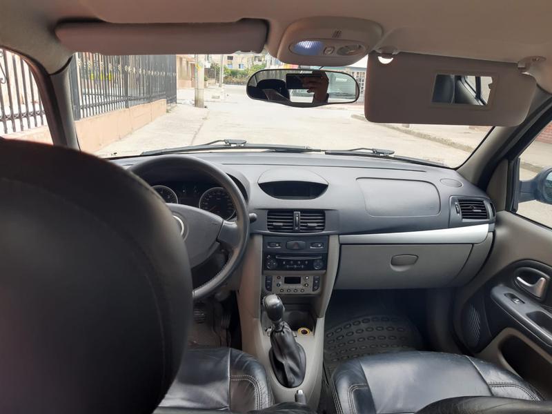 Renault Symbol • 2010 • 104,000 km 7