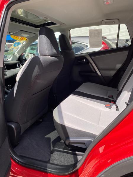 Toyota RAV4 • 2017 • 90,000 km 4