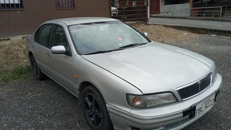 Nissan Maxima • 1998 • 175,000 km 15
