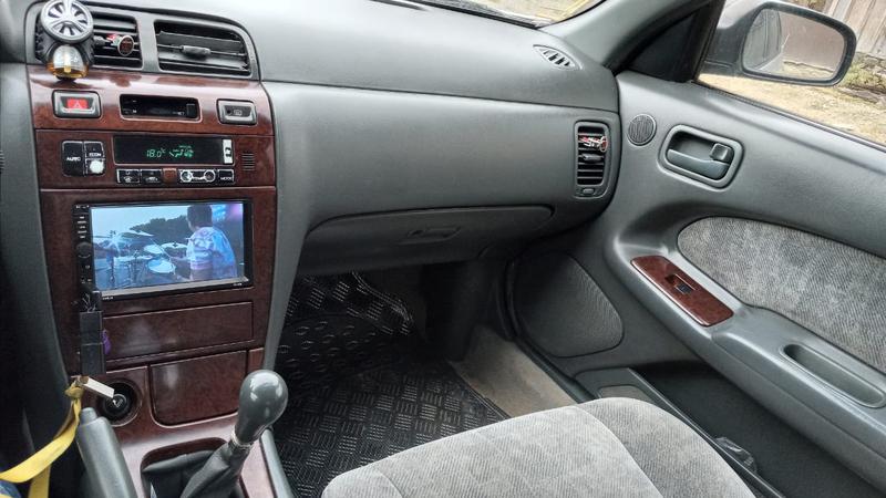 Nissan Maxima • 1998 • 175,000 km 11