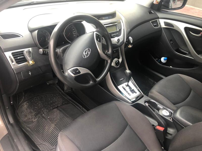 Hyundai Elantra • 2013 • 101,000 km 6