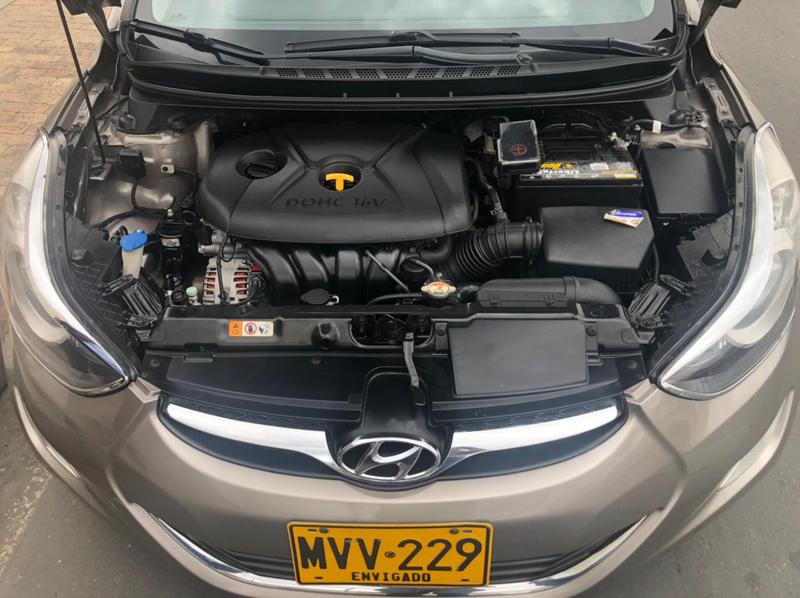 Hyundai Elantra • 2013 • 101,000 km 5
