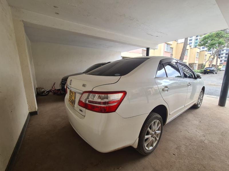 Toyota 4 Runner Limited • 2013 • 20,000 km 2