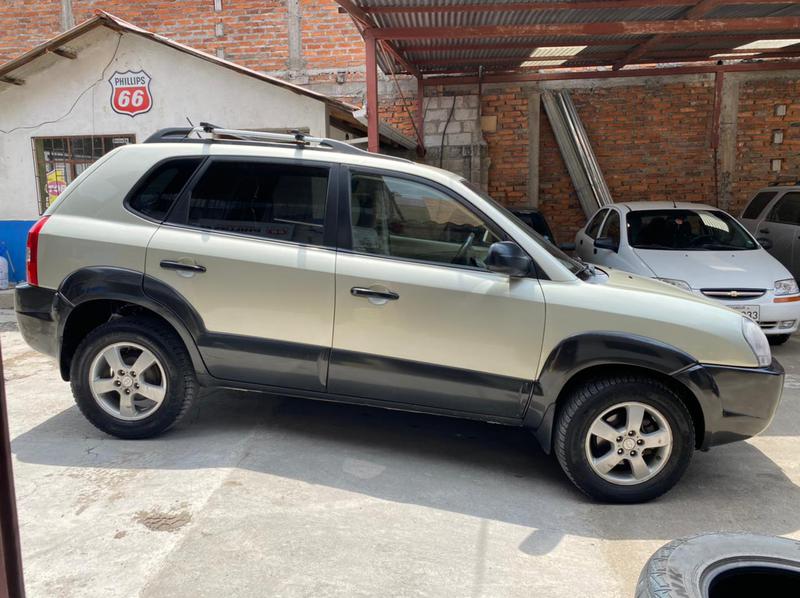 Hyundai Tucson • 2007 • 220,505 km 6