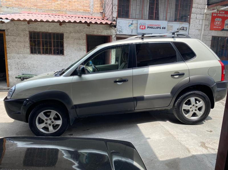 Hyundai Tucson • 2007 • 220,505 km 1
