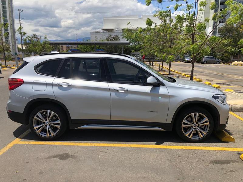 BMW X1 • 2017 • 33,000 km 6