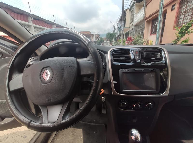 Renault Logan • 2018 • 31,000 km 8