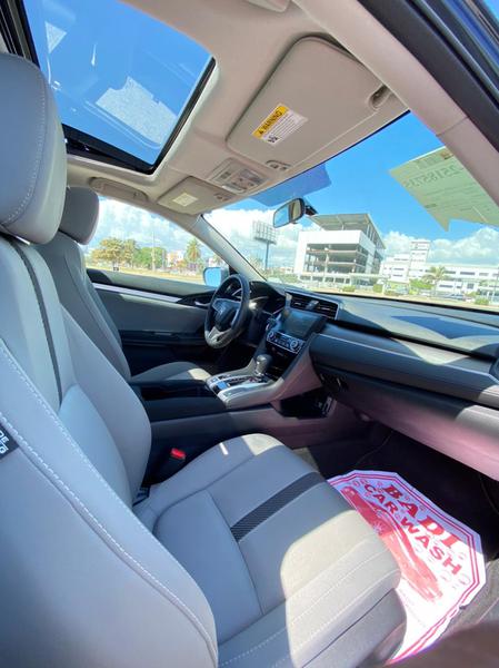 Honda Civic • 2016 • 240,000 km 3