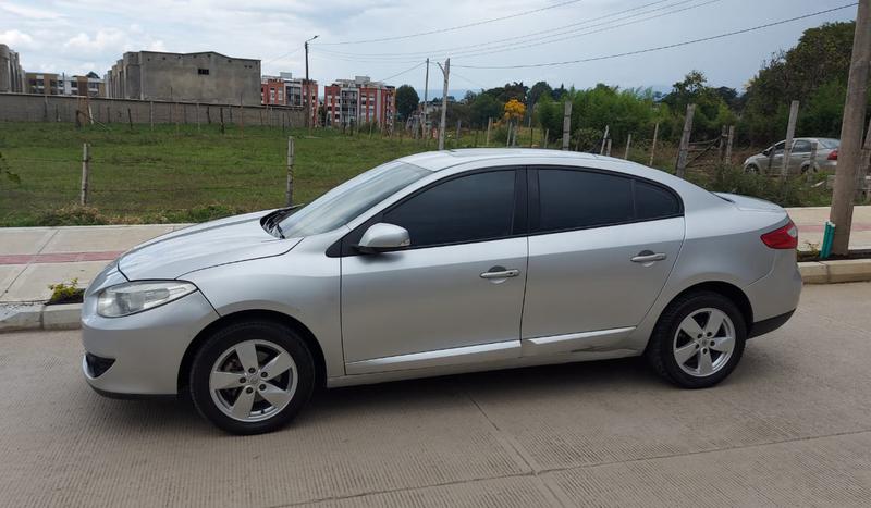 Renault Fluence • 2012 • 130,000 km 3