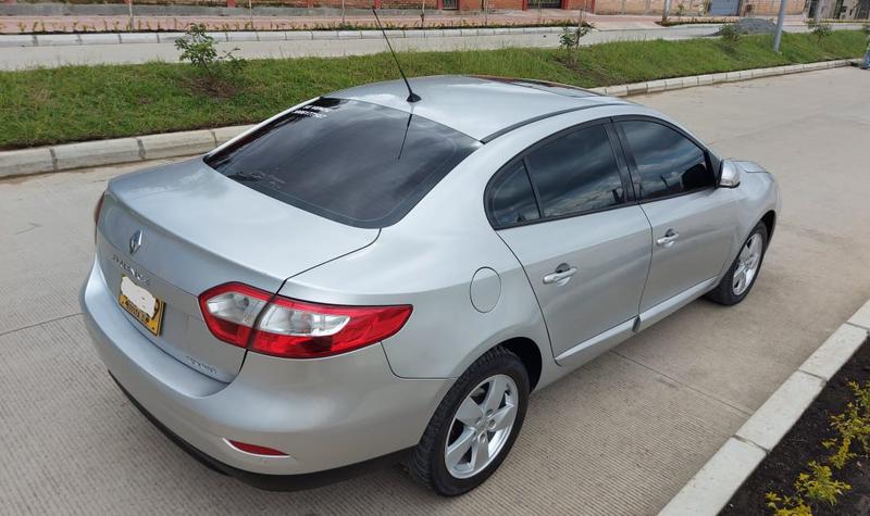 Renault Fluence • 2012 • 130,000 km 4