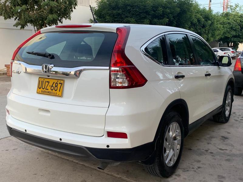 Honda CR-V • 2015 • 90,000 km 5