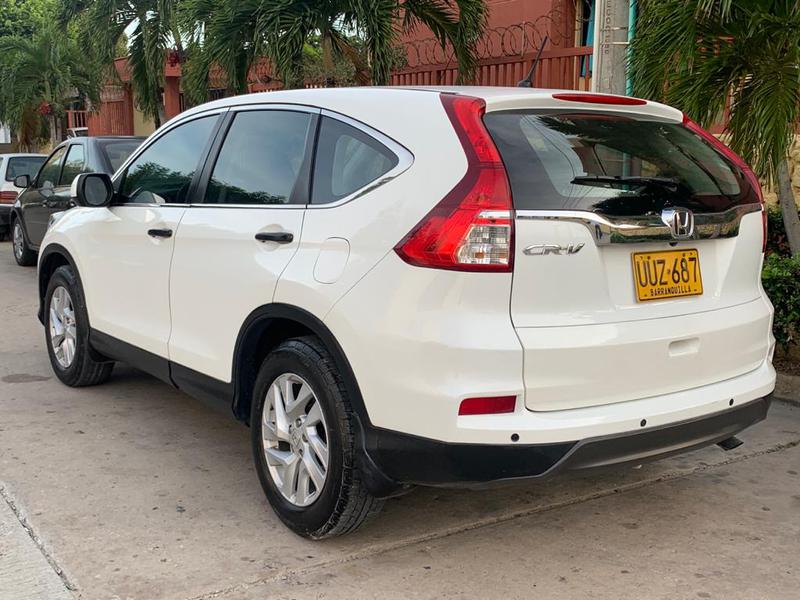 Honda CR-V • 2015 • 90,000 km 2