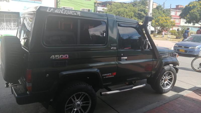 Toyota Land Cruiser • 1995 • 357,639 km 4