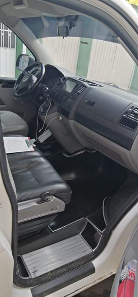 Volkswagen T5 Transporter Shuttle • 2013 • 210,000 km 1