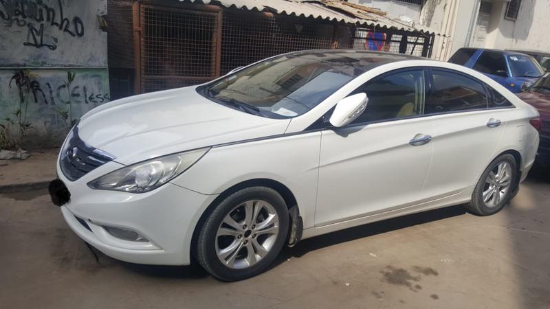 Hyundai Sonata • 2011 • 52,000 km 3