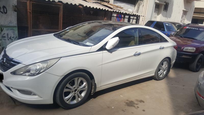 Hyundai Sonata • 2011 • 52,000 km 4