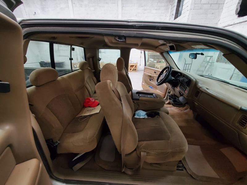 Chevrolet Silverado 2500 • 2000 • 394,900 km 4