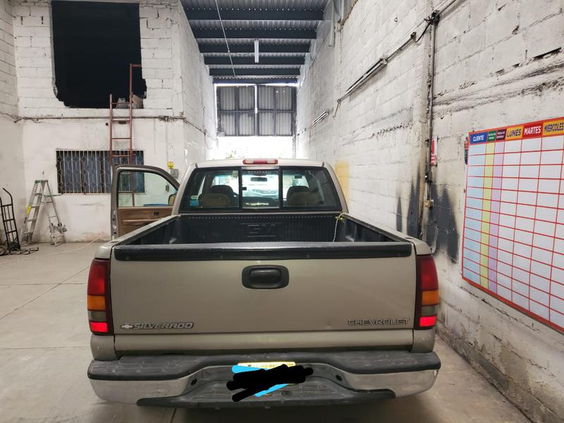 Chevrolet Silverado 2500 • 2000 • 394,900 km 1