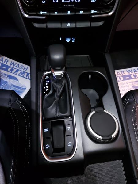 Hyundai Santa Fe • 2019 • 6,300 km 4