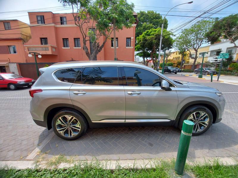 Hyundai Santa Fe • 2019 • 6,300 km 7