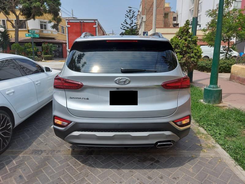 Hyundai Santa Fe • 2019 • 6,300 km 9