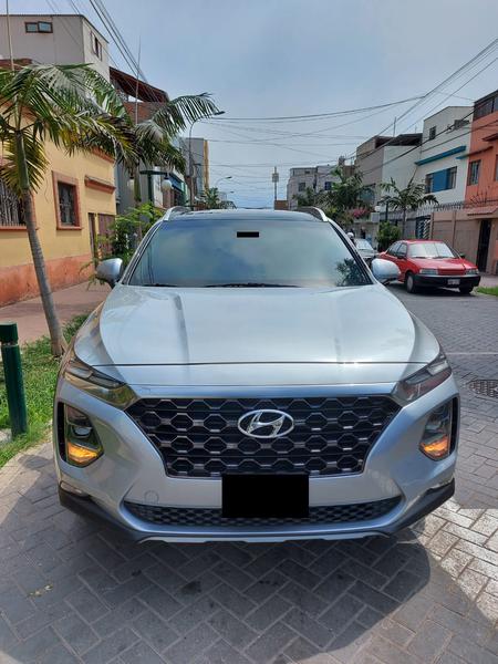 Hyundai Santa Fe • 2019 • 6,300 km 2