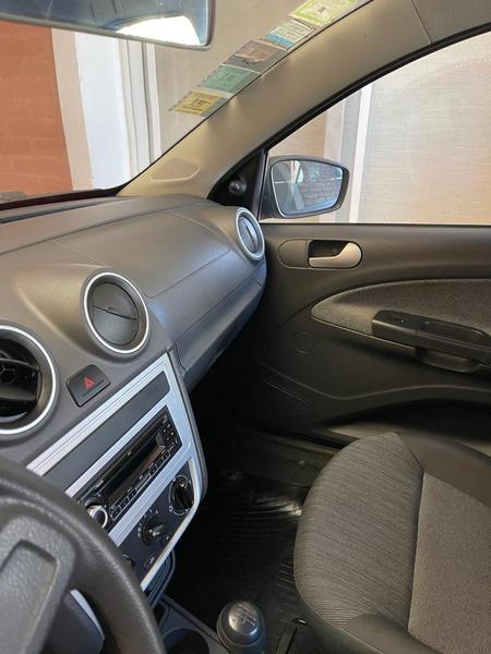 Volkswagen Gol • 2013 • 39,700 km 4