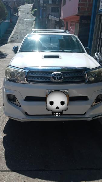 Toyota Fortuner • 2011 • 147,000 km 2