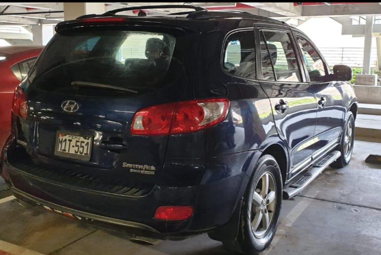 Hyundai Santa Fe • 2009 • 106,000 km 3