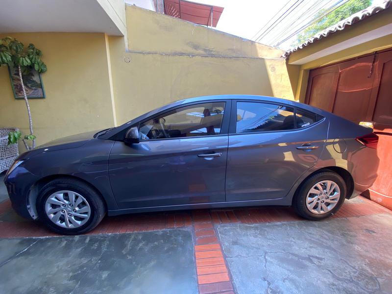 Hyundai Elantra • 2020 • 32,000 km 4