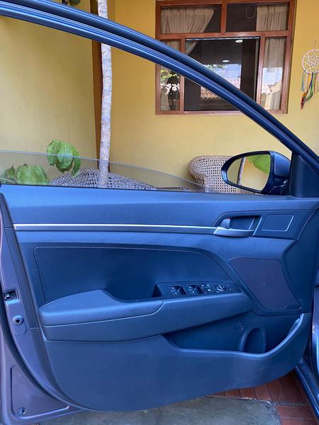 Hyundai Elantra • 2020 • 32,000 km 1