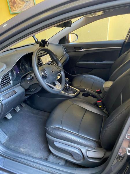 Hyundai Elantra • 2020 • 32,000 km 3