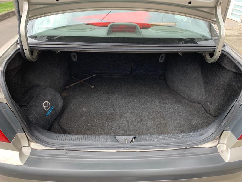 Mazda 626 • 2003 • 155,000 km 5