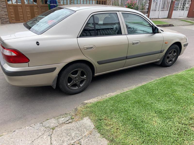 Mazda 626 • 2003 • 155,000 km 4