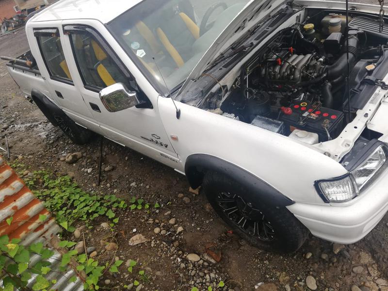 Chevrolet Luv • 2003 • 246,755 km 14